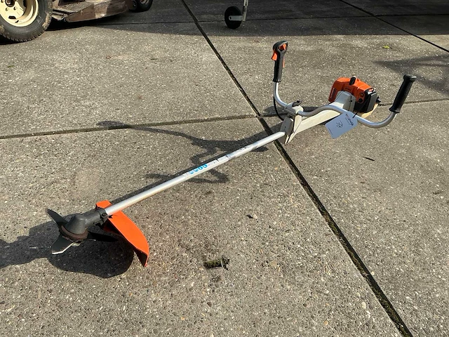 2002 stihl fs 350 bosmaaier - afbeelding 1 van  8