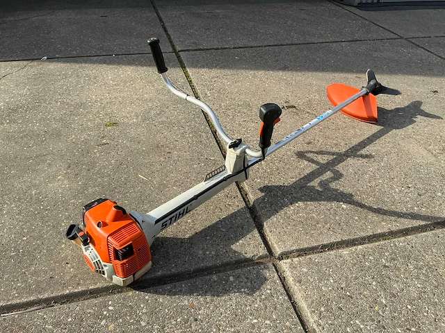 2002 stihl fs 350 bosmaaier - afbeelding 3 van  8