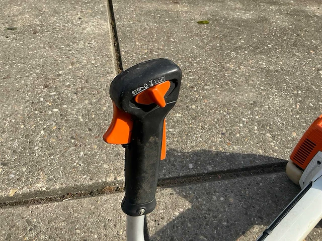 2002 stihl fs 350 bosmaaier - afbeelding 6 van  8