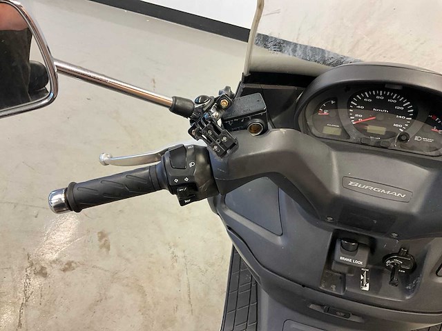 2002 suzuki burgman 400 motorscooter - afbeelding 11 van  23