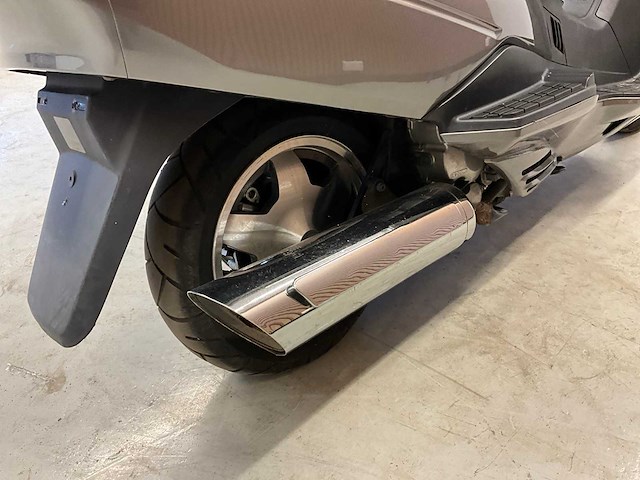 2002 suzuki burgman 400 motorscooter - afbeelding 3 van  11
