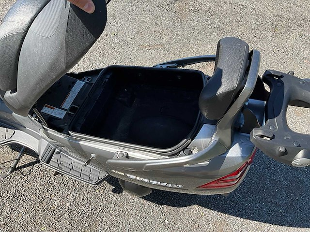 2002 suzuki burgman 400 motorscooter - afbeelding 11 van  19
