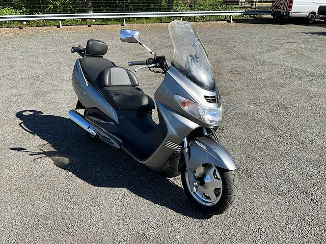 2002 suzuki burgman 400 motorscooter - afbeelding 17 van  19