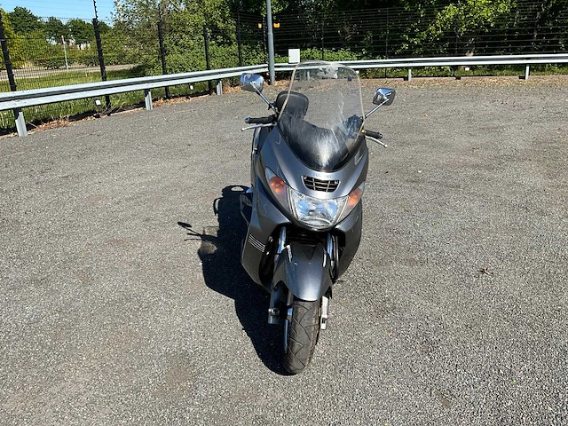 2002 suzuki burgman 400 motorscooter - afbeelding 18 van  19