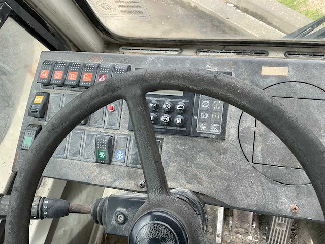2002 terberg yt180 haakarmvrachtwagen - afbeelding 11 van  22