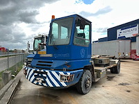 2002 terberg yt180 haakarmvrachtwagen - afbeelding 1 van  22