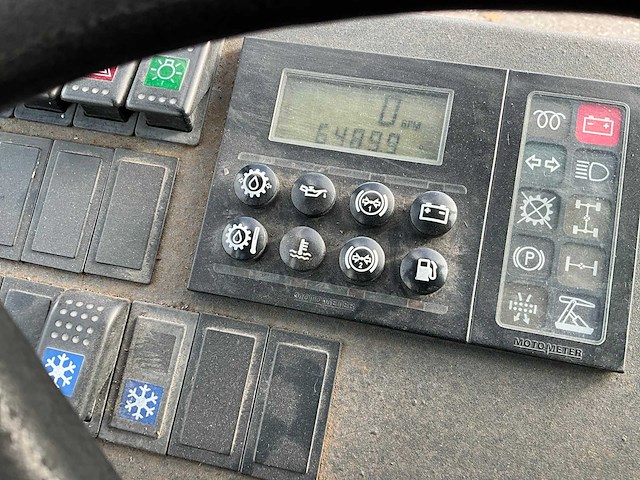 2002 terberg yt220 rangeertrekker - afbeelding 18 van  29