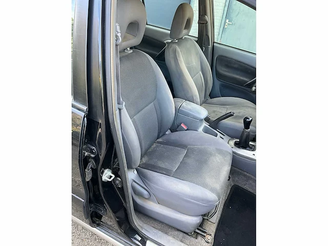 2002 toyota rav4 2.0-16v vvt-i luna personenauto 4x4 - afbeelding 15 van  32