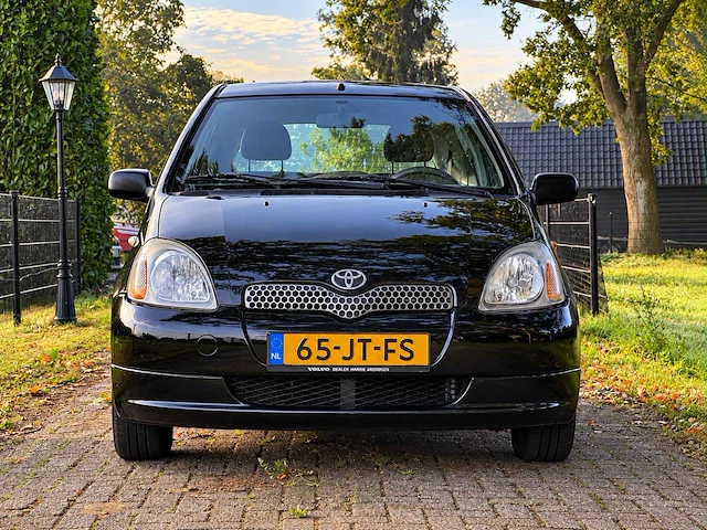 2002 toyota yaris 1.3-16v airco vvt-i yorin personenauto - afbeelding 1 van  8