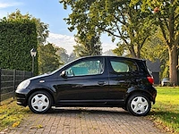 2002 toyota yaris 1.3-16v airco vvt-i yorin personenauto - afbeelding 3 van  8