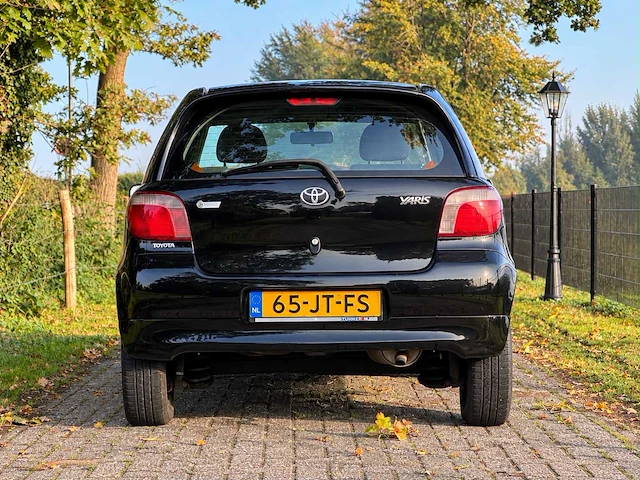 2002 toyota yaris 1.3-16v airco vvt-i yorin personenauto - afbeelding 4 van  8