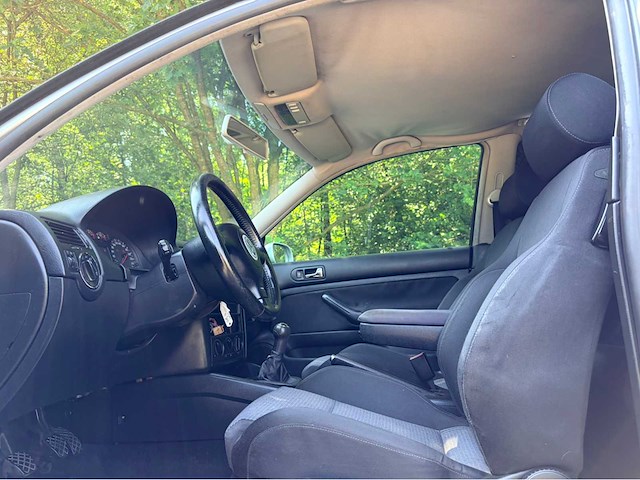 2002 volkswagen golf 1.6-16v sportline personenauto - afbeelding 9 van  9