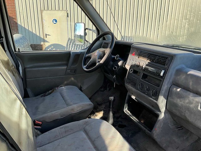 2002 volkswagen transporter bedrijfswagen - afbeelding 3 van  11