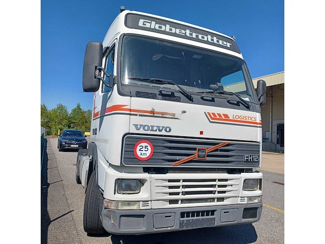 2002 volvo fh12 vrachtwagen/terreintrekker - afbeelding 11 van  17