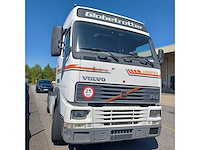 2002 volvo fh12 vrachtwagen/terreintrekker - afbeelding 11 van  17
