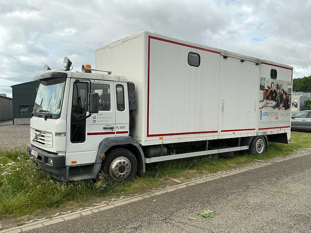 2002 volvo fl220 fl6h42r paardenvrachtwagen - afbeelding 1 van  62