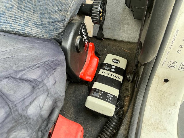 2002 volvo fl220 fl6h42r paardenvrachtwagen - afbeelding 16 van  62