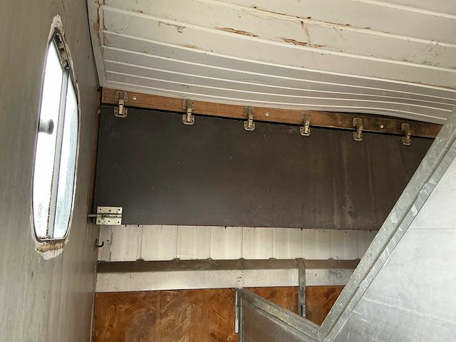 2002 volvo fl220 fl6h42r paardenvrachtwagen - afbeelding 33 van  62