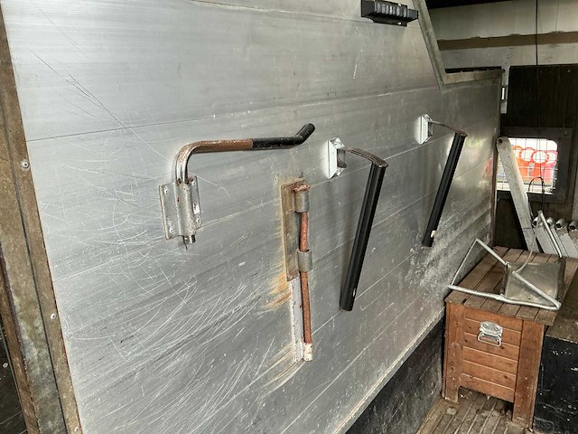 2002 volvo fl220 fl6h42r paardenvrachtwagen - afbeelding 46 van  62