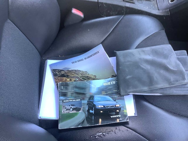 2002 volvo v70 cross country 2.4 t comfort line personenauto - afbeelding 9 van  10
