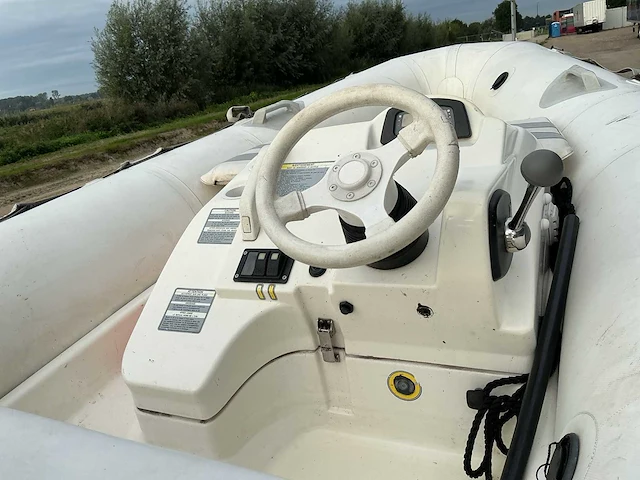 2002 zodiac projet350 jetboot - afbeelding 2 van  21