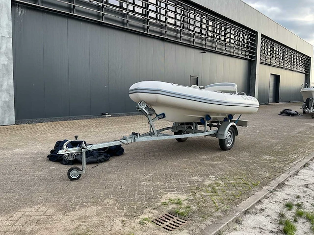 2002 zodiac projet350 jetboot - afbeelding 1 van  21
