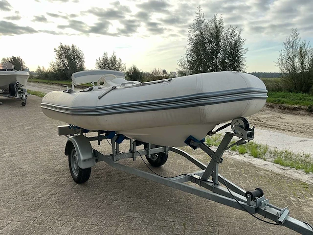 2002 zodiac projet350 jetboot - afbeelding 15 van  21