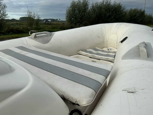 2002 zodiac projet350 jetboot - afbeelding 21 van  21
