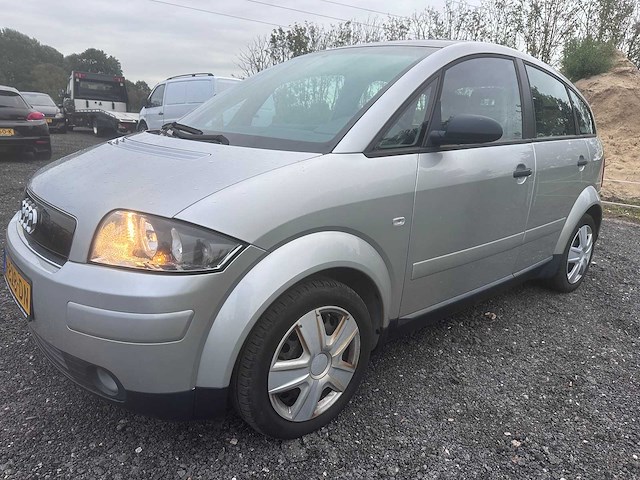 2003 - audi - a2 - 1.6 fsi - n-828-dn - afbeelding 1 van  17