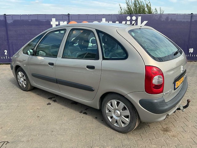 2003 - citroen - xsara picasso - 1.6i différence 2 - personenauto - afbeelding 2 van  6