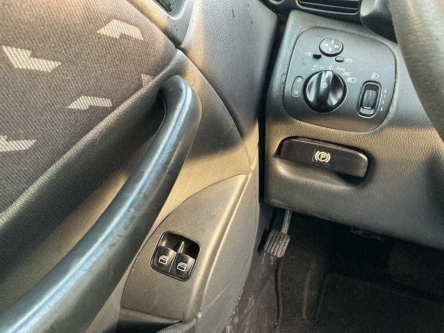 2003 - mercedes-benz - c-klasse sportcoupé - 200 k. - personenauto - afbeelding 11 van  12