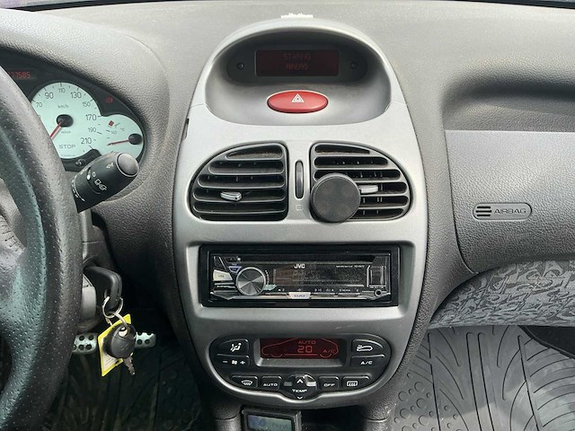 2003 - peugeot - 206 - 1.6-16v quiksilver - personenauto - afbeelding 10 van  11