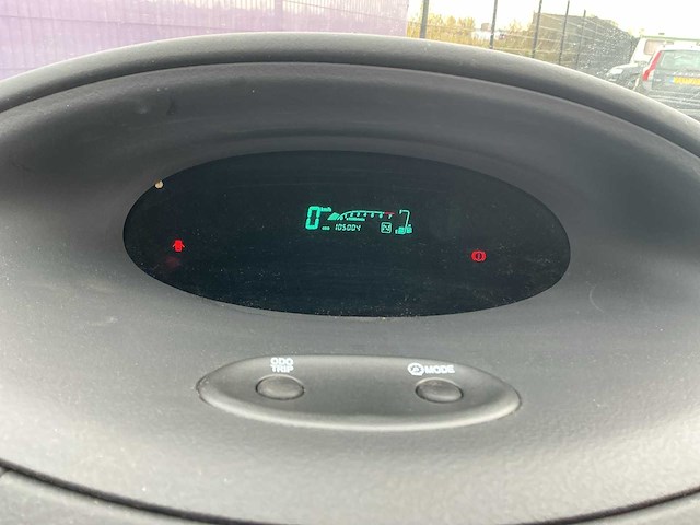 2003 - toyota - yaris - 1.0 vvt-i luna mmt - personenauto - afbeelding 10 van  11