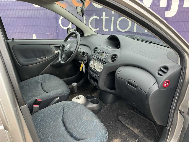 2003 - toyota - yaris - 1.0 vvt-i luna mmt - personenauto - afbeelding 4 van  6