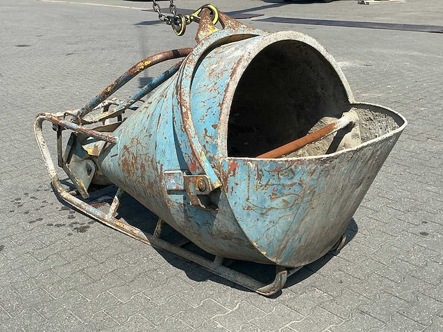 2003 750lr betonkubel - afbeelding 2 van  6