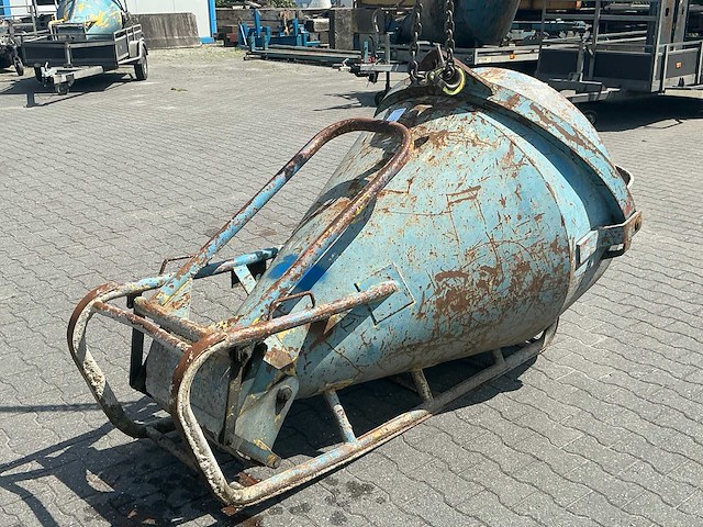 2003 750lr betonkubel - afbeelding 3 van  6
