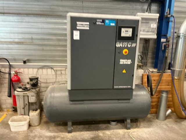 2003 atlas copco ga11cff schroefcompressor - afbeelding 1 van  9