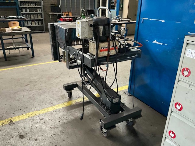 2003 betex eva 50 verrijdbare elektrisch/hydraulische poelitrekker - afbeelding 7 van  13