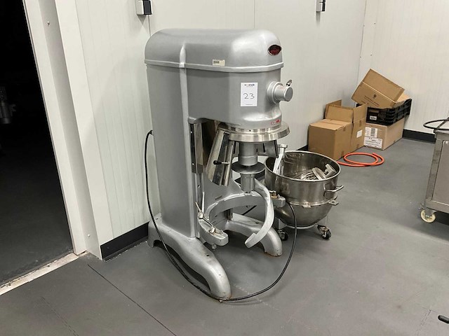 2003 bm60at planeetmenger - afbeelding 2 van  9