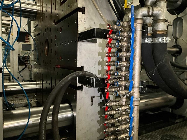 2003 bmb kw 1100/12500 spuitgietmachine - afbeelding 4 van  40