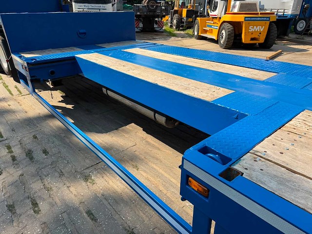 2003 broshuis e-2190/27 31n5-eu 3-assige semi-dieplader – 6,25 m uitschuifbaar – wielkuipen – liftas – gestuurd - afbeelding 7 van  22