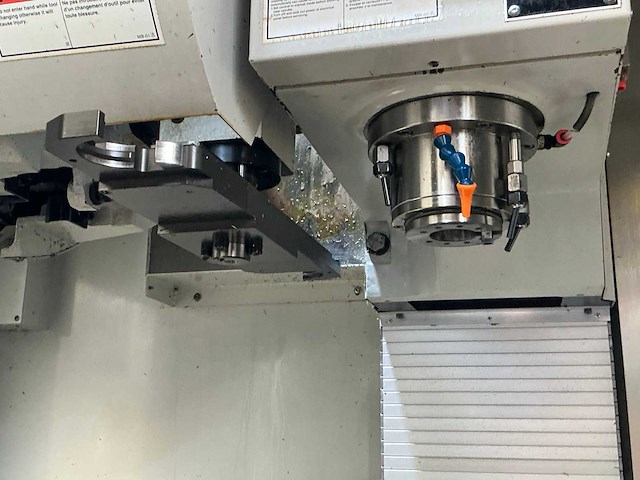 2003 buffalo mcv-2416 cnc freesmachine - afbeelding 13 van  16