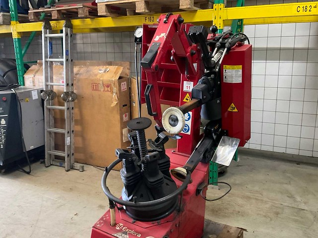 2003 butler 1051 banden de-en montageapparaat - afbeelding 2 van  7