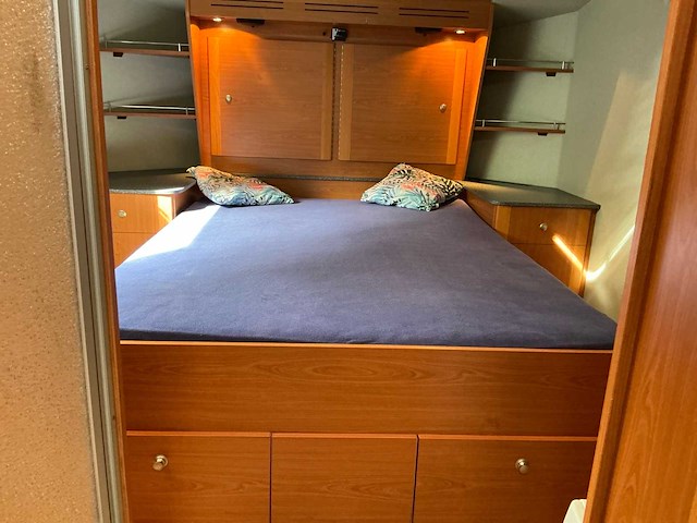 2003 camperbouw holland - be-oplegger ingericht als complete woon-/verblijfswagen met garage, generator, zonnepanelen en hydraulisch nivelleersysteem - afbeelding 17 van  69