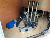 2003 camperbouw holland - be-oplegger ingericht als complete woon-/verblijfswagen met garage, generator, zonnepanelen en hydraulisch nivelleersysteem - afbeelding 13 van  69