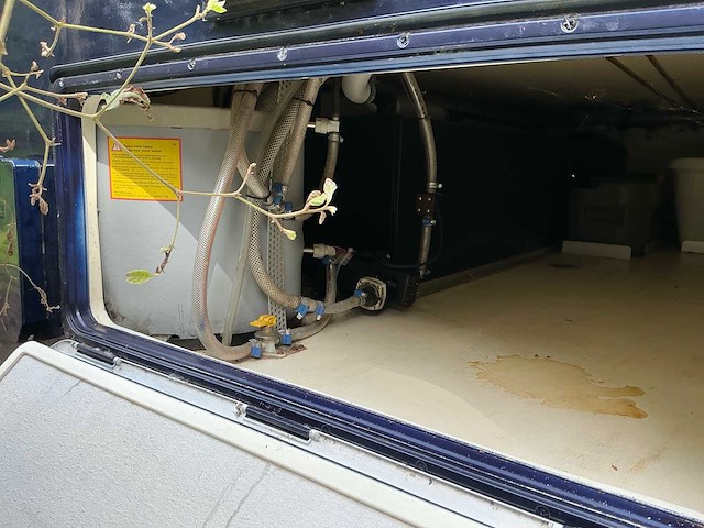 2003 camperbouw holland - be-oplegger ingericht als complete woon-/verblijfswagen met garage, generator, zonnepanelen en hydraulisch nivelleersysteem - afbeelding 42 van  69