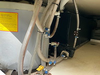 2003 camperbouw holland - be-oplegger ingericht als complete woon-/verblijfswagen met garage, generator, zonnepanelen en hydraulisch nivelleersysteem - afbeelding 43 van  69