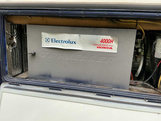 2003 camperbouw holland - be-oplegger ingericht als complete woon-/verblijfswagen met garage, generator, zonnepanelen en hydraulisch nivelleersysteem - afbeelding 47 van  69