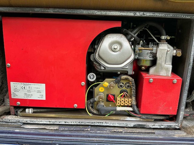 2003 camperbouw holland - be-oplegger ingericht als complete woon-/verblijfswagen met garage, generator, zonnepanelen en hydraulisch nivelleersysteem - afbeelding 49 van  69