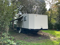 2003 camperbouw holland - be-oplegger ingericht als complete woon-/verblijfswagen met garage, generator, zonnepanelen en hydraulisch nivelleersysteem - afbeelding 45 van  69
